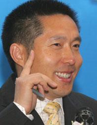 中央電視臺(tái)廣告經(jīng)濟(jì)信息中心主任、經(jīng)濟(jì)頻道總監(jiān)郭振璽
