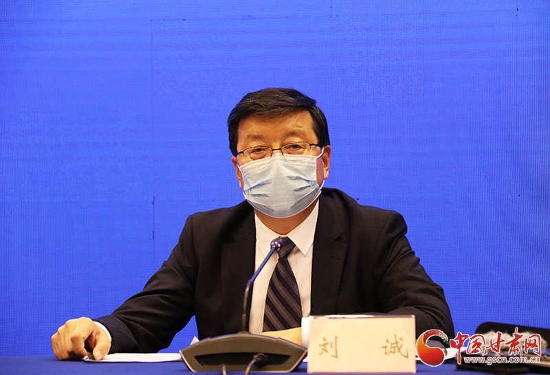 甘肅省人社廳：落實(shí)落細(xì)“四個(gè)確?！贝胧?實(shí)現(xiàn)貧困人口基本養(yǎng)老保險(xiǎn)全覆蓋（圖）