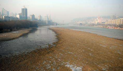 市民：黃河水位大降會不會影響供水？ 水務(wù)部門：枯水期流量偏小屬于正常現(xiàn)象