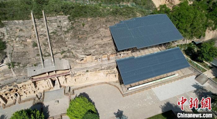 圖為航拍視角下的北石窟寺?！“瑧c龍 攝