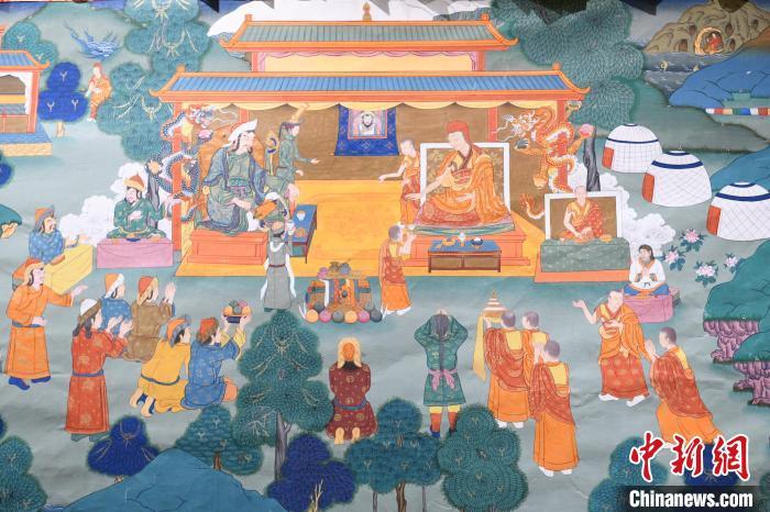 8月20日，在蘭州市博物館展出的大型歷史題材卷軸唐卡“涼州會(huì)盟”。　戴文昌 攝